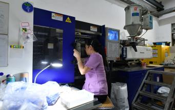 精密注塑成型對(duì)注塑機(jī)的要求是什么？