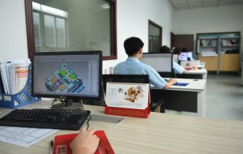 如何為薄壁注塑成型設計有效的塑料模具？